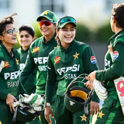آئی سی سی ویمنز کرکٹ ورلڈ کپ کیلئے پاکستان کے 15 رکنی اسکواڈ کا اعلان آئی سی سی ویمنز کرکٹ ورلڈ کپ کیلئے پاکستان کے 15 رکنی اسکواڈ کا اعلان