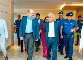 وفاقی وزیر تجارت کا ڈھاکا میں اسکوائر فارماسیوٹیکلز کا دورہ، دوطرفہ صنعتی تعاون پر زور وفاقی وزیر تجارت کا ڈھاکا میں اسکوائر فارماسیوٹیکلز کا دورہ، دوطرفہ صنعتی تعاون پر زور