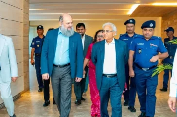وفاقی وزیر تجارت کا ڈھاکا میں اسکوائر فارماسیوٹیکلز کا دورہ، دوطرفہ صنعتی تعاون پر زور وفاقی وزیر تجارت کا ڈھاکا میں اسکوائر فارماسیوٹیکلز کا دورہ، دوطرفہ صنعتی تعاون پر زور