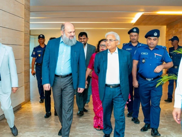 وفاقی وزیر تجارت کا ڈھاکا میں اسکوائر فارماسیوٹیکلز کا دورہ، دوطرفہ صنعتی تعاون پر زور وفاقی وزیر تجارت کا ڈھاکا میں اسکوائر فارماسیوٹیکلز کا دورہ، دوطرفہ صنعتی تعاون پر زور